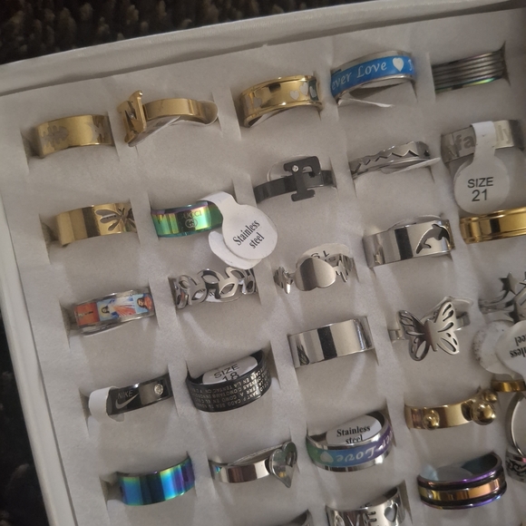 Assorted Fashion Rings Collection 50 Rings! - Picture 4 of 4